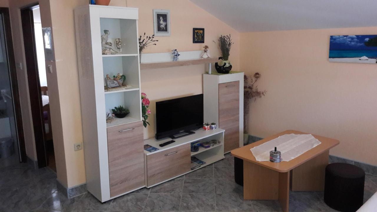 Apartment Ana Gornji Karin Exterior foto