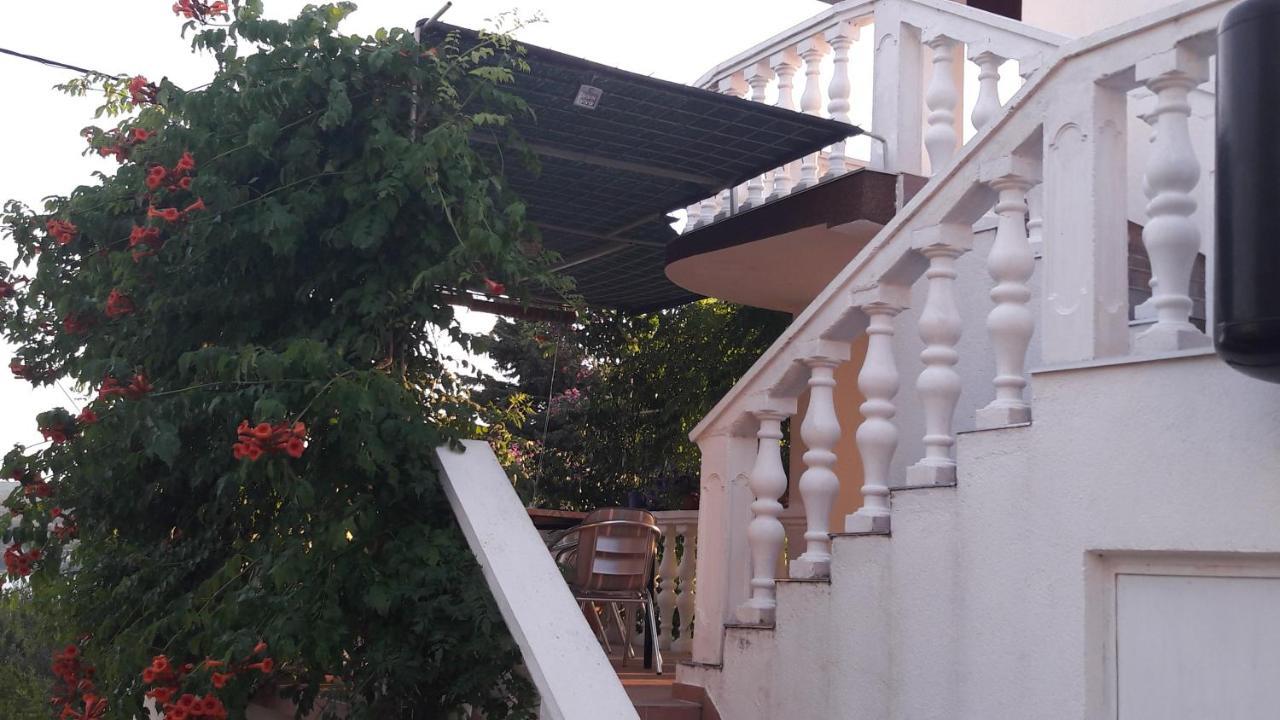Apartment Ana Gornji Karin Exterior foto