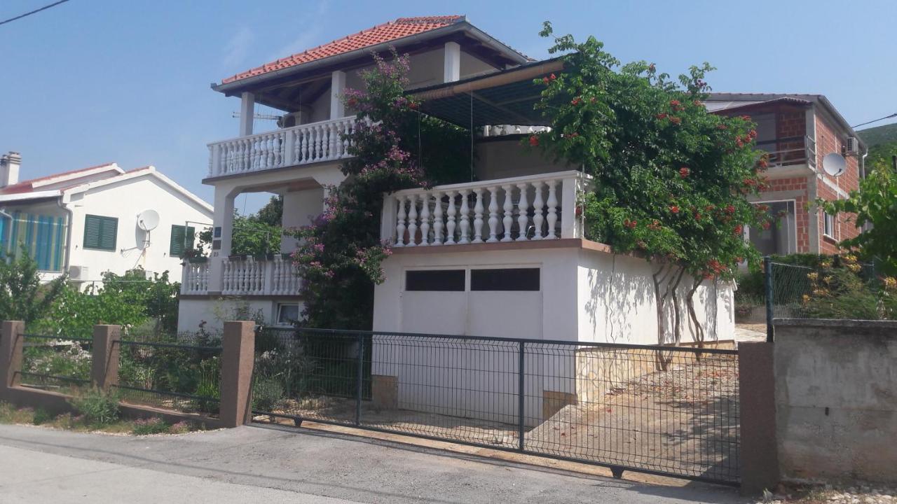 Apartment Ana Gornji Karin Exterior foto